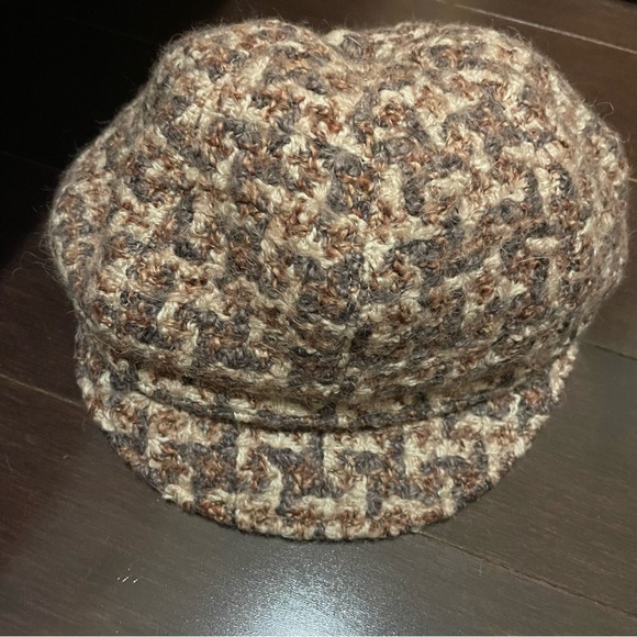 Women’s Wool Hat - Picture 5 of 6